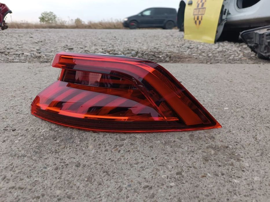 STOP/LAMPA AUDI Q8