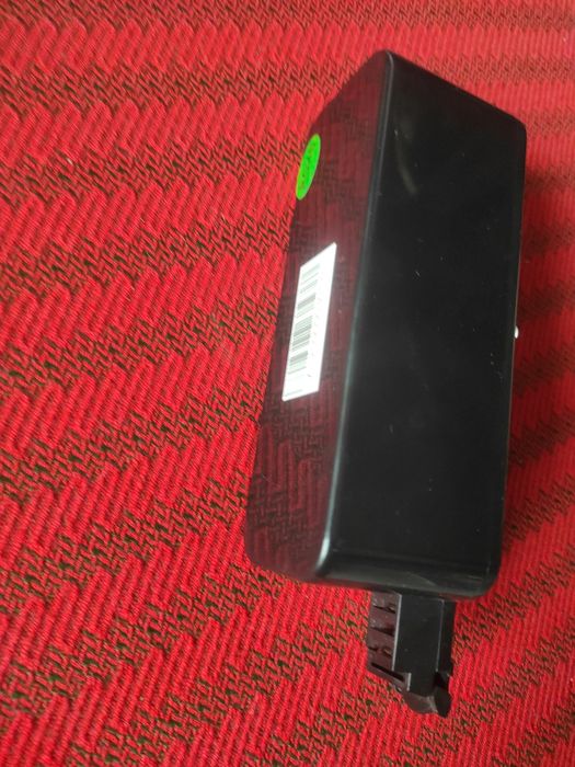 Acumulator, baterie 14,4 V, pentru robot aspirator și curățenie în cameră.