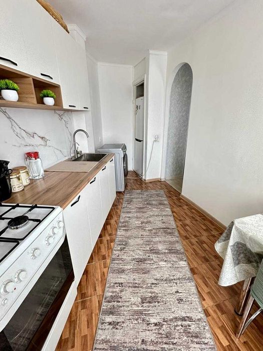 Продается 4 комн кв. Васильковский,4