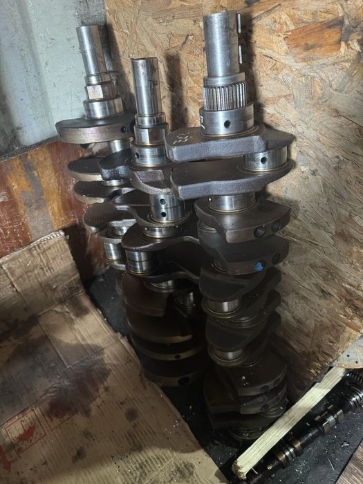 Детали двигателя по запчастям