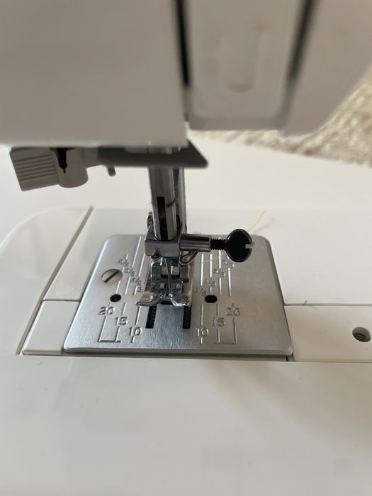 Швейная машина Janome