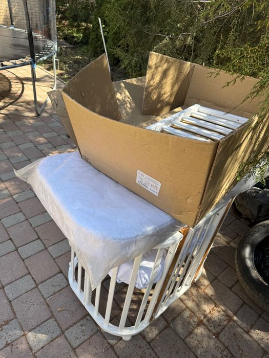 Детская кроватка-манеж