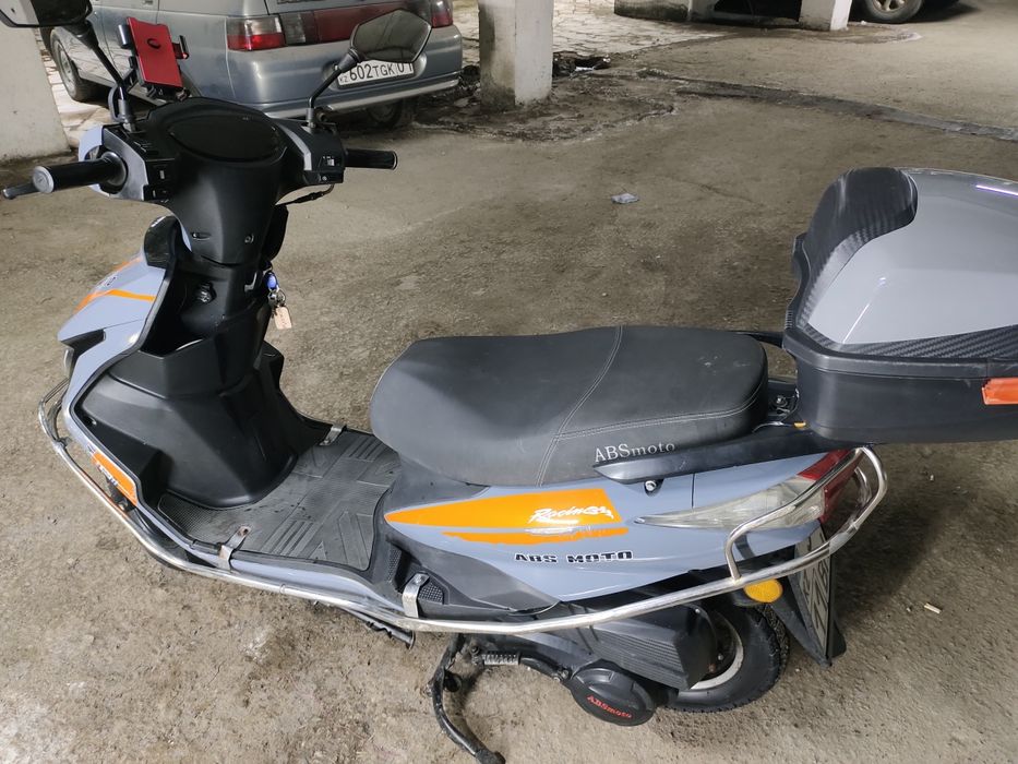 Скутер продам сел и поехал