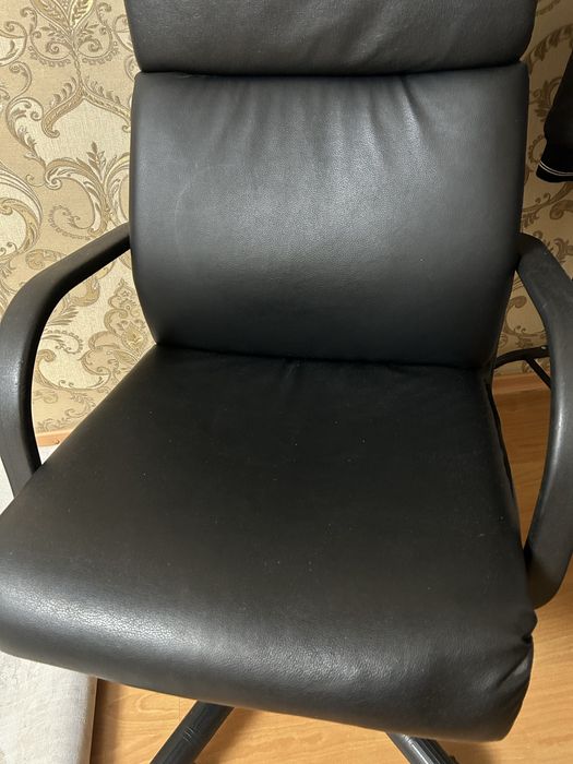 Продам кресло кож