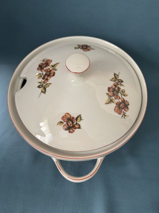 Порцеланов супник