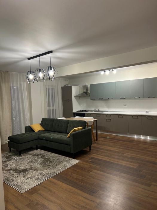 Inchiriez apartament