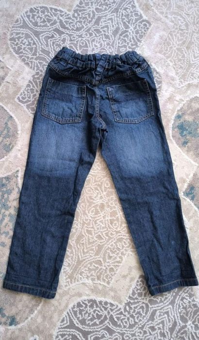Продам детские джинсы