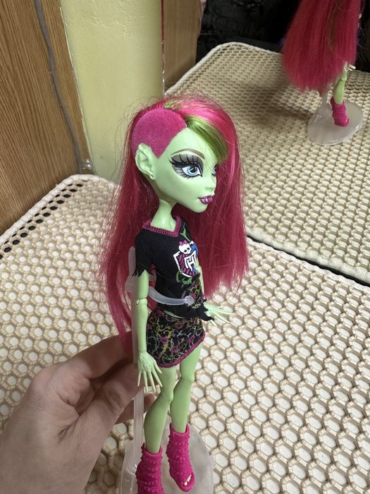Пролам куклу монстр хай!