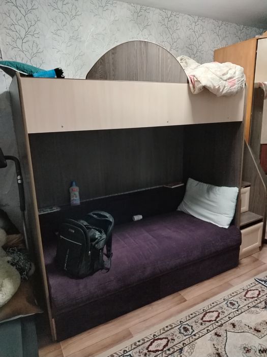 Продам двухярусную кровать