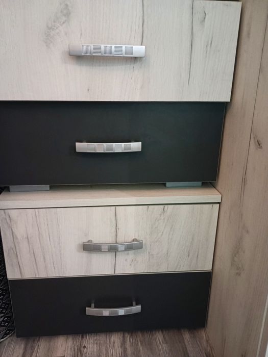 Спален с матрак и нощни скафсе