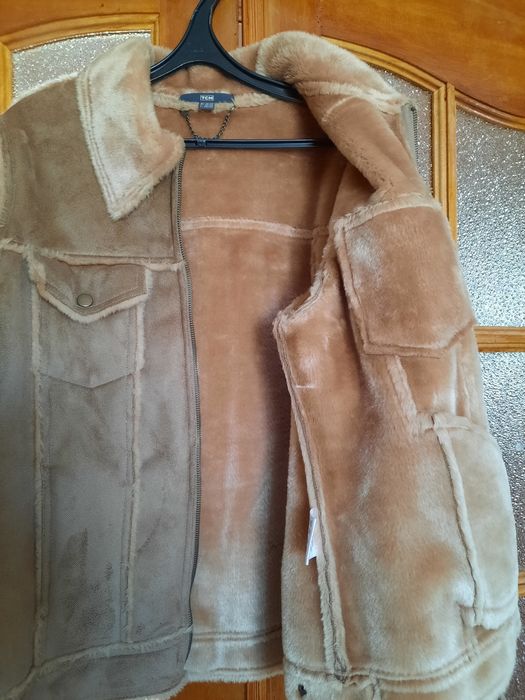 Продам женскую куртку.