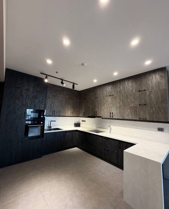Продается 3х ком квартира, ЖК Akay City, ор-р: метро Х.Алимжана, 180м2
