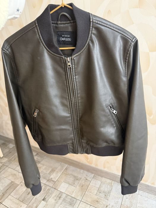 Кожаные куртка от Дефакто