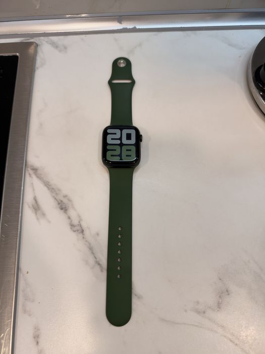 Apple Watch 7 сатамын