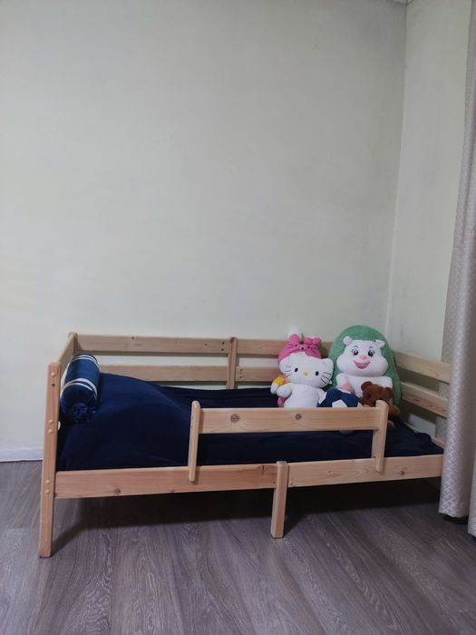 Детская кровать б/у без матраца