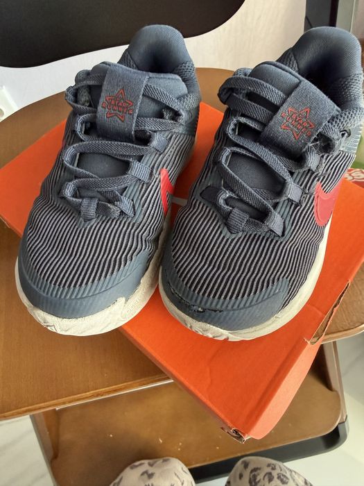 Детские кроссовки