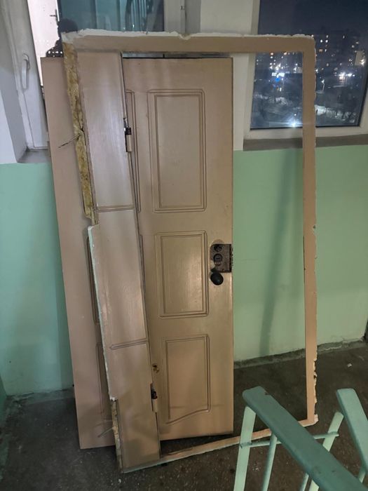 Продам дверь железную