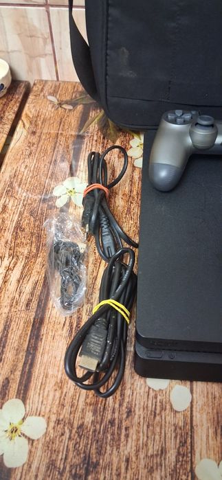 De vanzare ps4slim