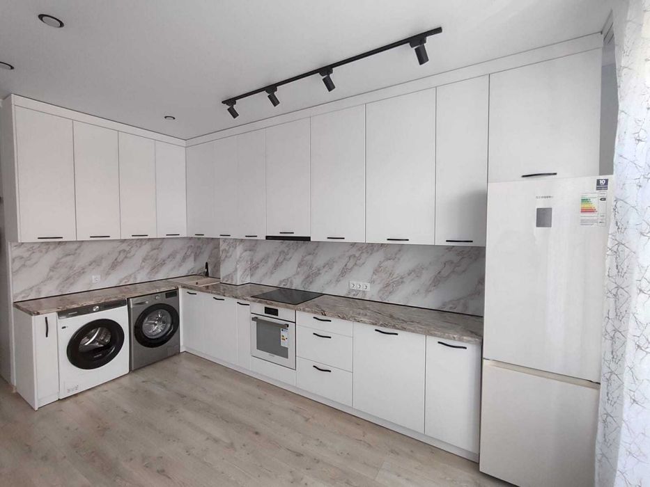 2 ком кв в тихом районе городе, за Перинатальным центром.