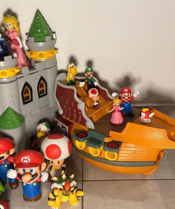 Super Mario Job Lot / Замък / Кораб / Фигурки