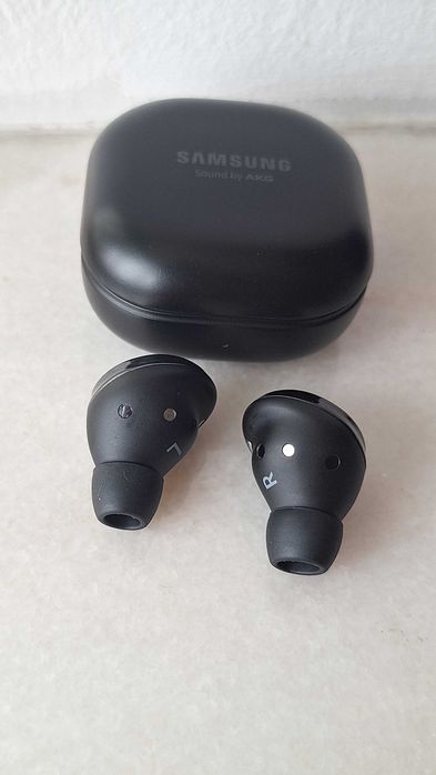 Casti Buds Pro, impecabile (la cutie)