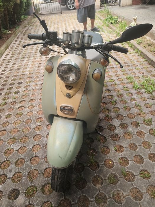 Scuter jack fox  50 cm3 ( replica vespa)
