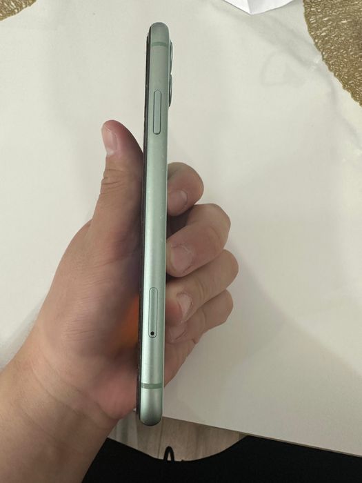 Продам айфон  11