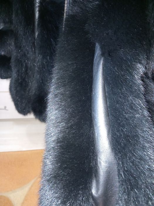 Естествен косъм,  С размер . Два цвята.