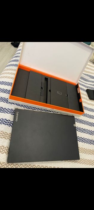 Продам ноут Lenovo Yoga Book
