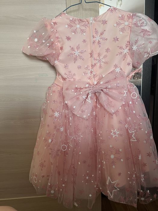 Платье нарядное, новогоднее.