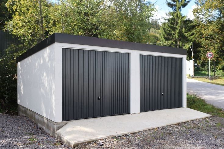 Vand garaje metalice din panouri sandwich 5 x 6m