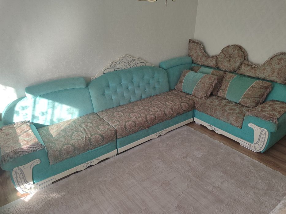 Срочно продам диван