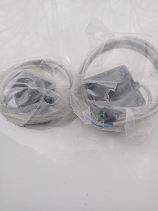 Продаётся Индуктивный датчик расстоянияя