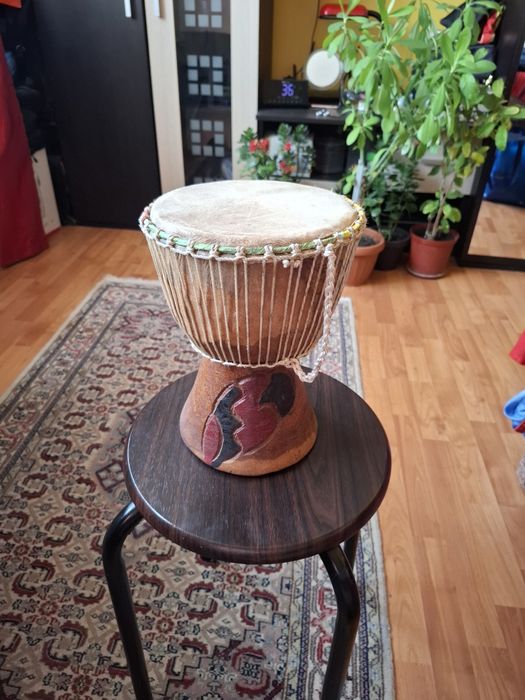 Tarabana trafitionala  Djembe africana