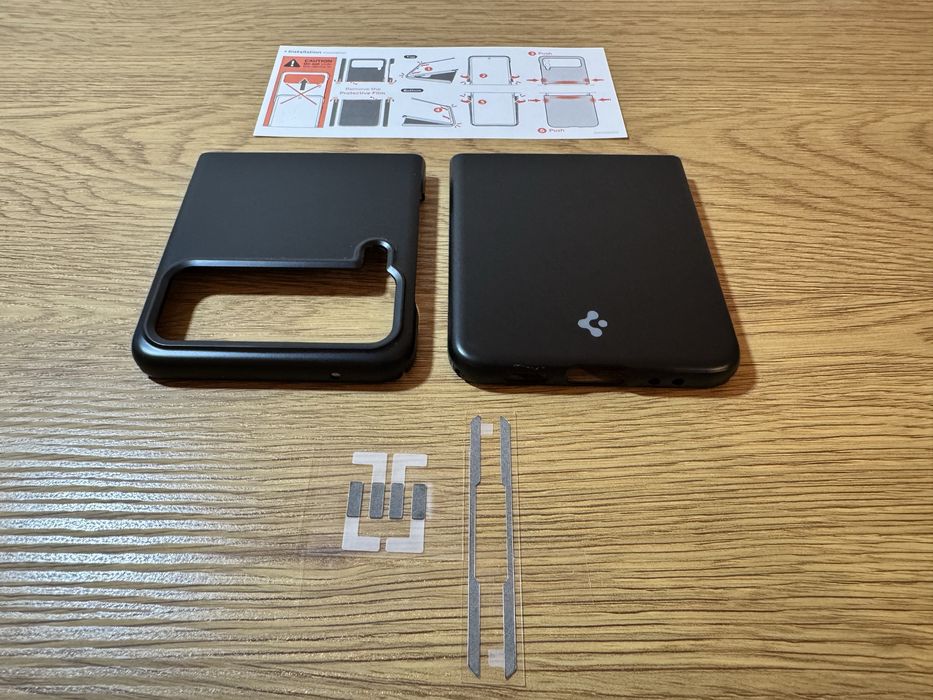 Husa Spigen pentru Samsung Galaxy Z Flip3