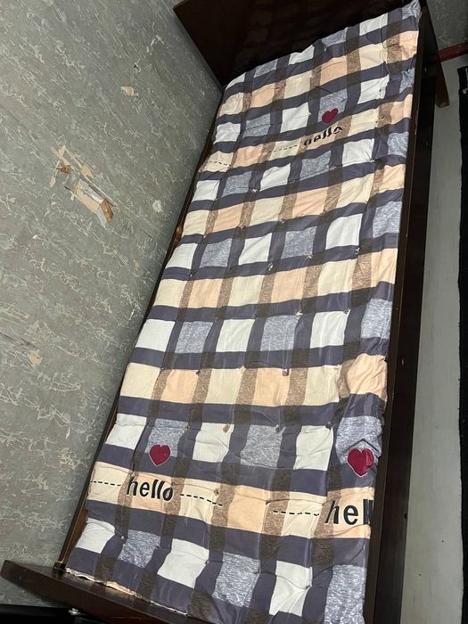 Крават сотаман тушаги Билан холата яхши хеч каери синмаган.