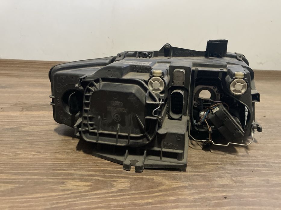 Ляв фар за Audi A4 B6/ Ауди А4 Б6 2003г