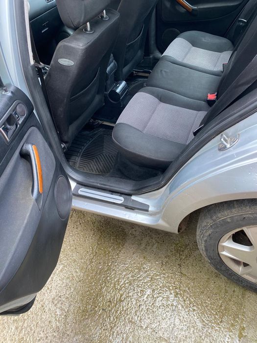 Vând Volkswagen Bora 1.6