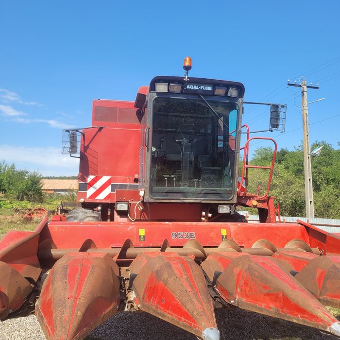 Combina case axial 1660 heder porumb