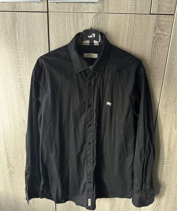 Риза Burberry, Desizo Monni