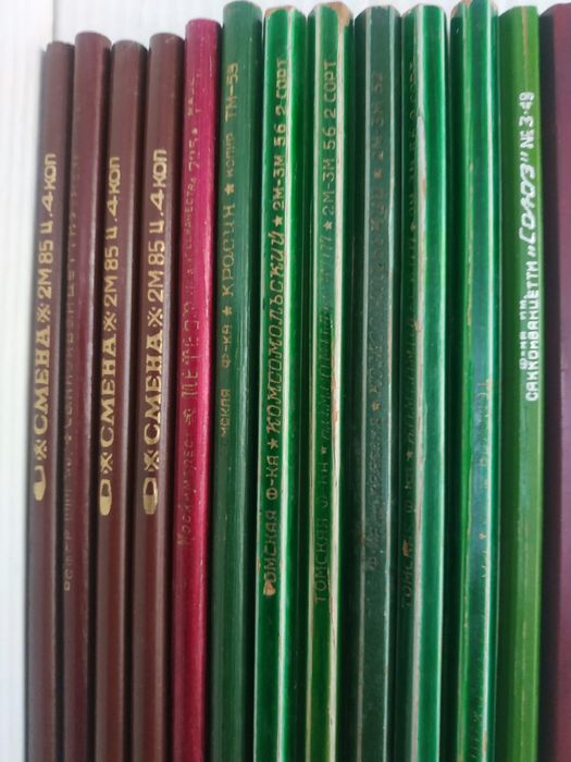 Карандаши СССР. Твердые мягкие.