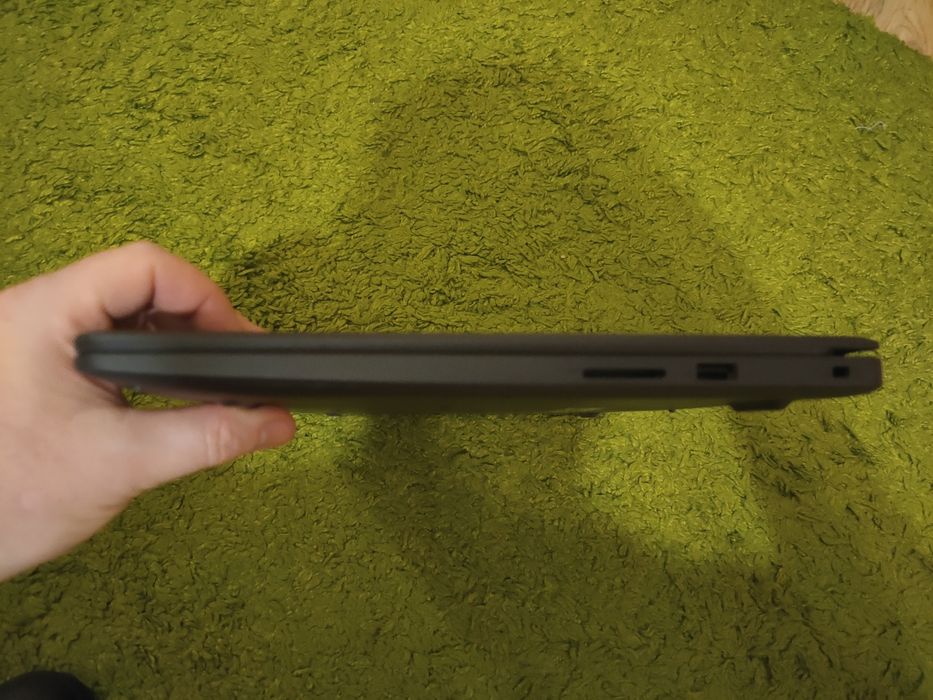 Laptop Dell Vostro 3500 ca nou, Win 11.  Trimit cu verificare!