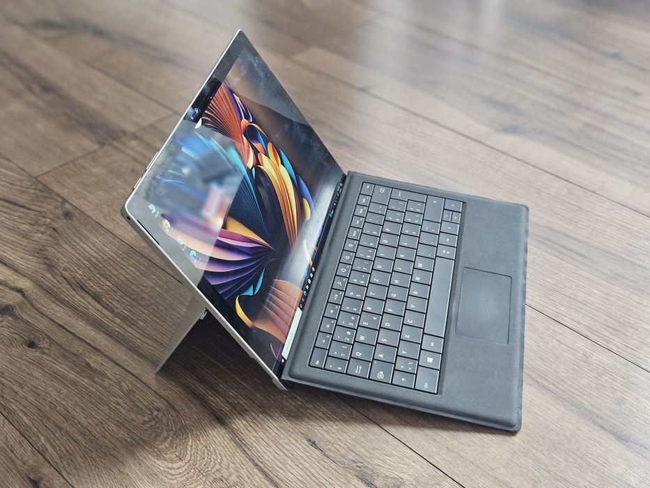 Tableta Microsoft Surface Pro 4, Intel i5, 8GB DDR3, SSD 256GB, 12.3"