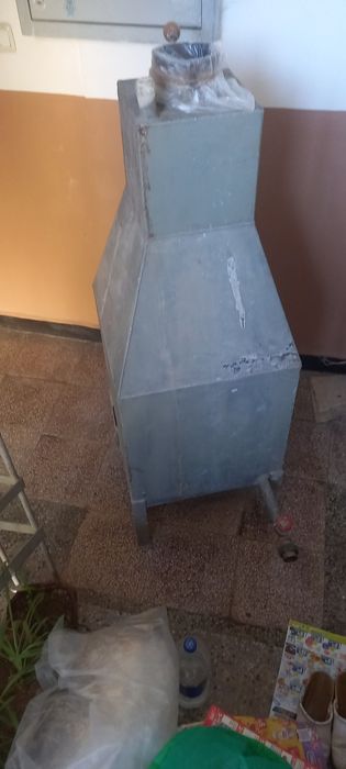 Камина с водна риза, скара и език. Преобразувател зарядно, разширителе