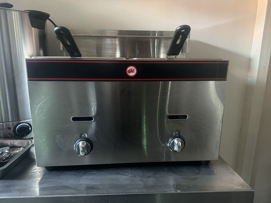 Фритюрница продается