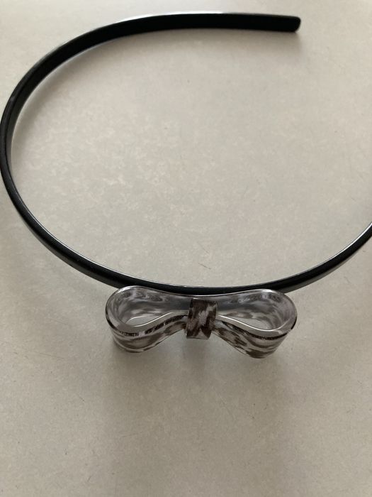 Ободки для волос, для девочки , очень стильные и удобные.