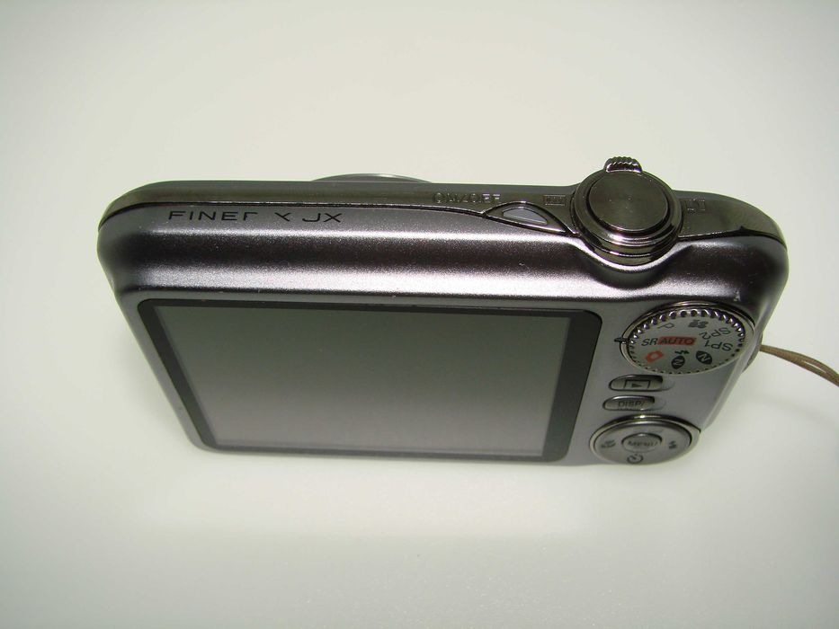 Fujifilm FinePix JX400 - компактен цифров фотоапарат 16 MP, 5x оптичен