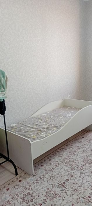 Продам срочно детскии кровать