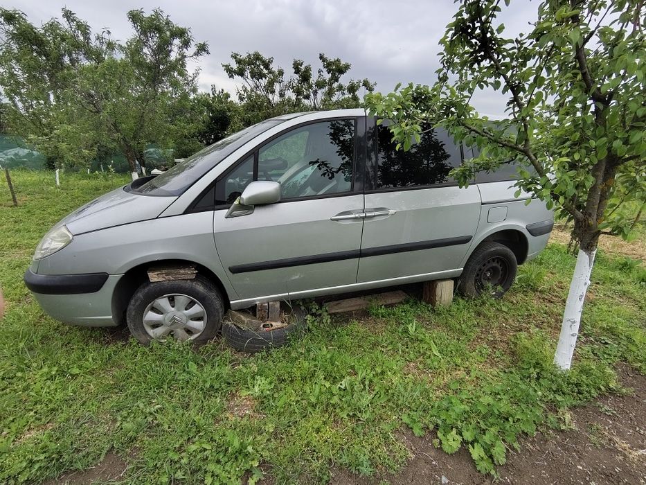 Vand citroen C8 pentru dezmembrat