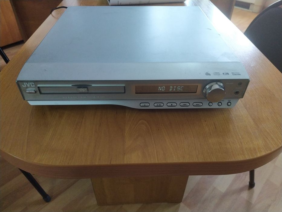 Продам DVD    марки JVC
